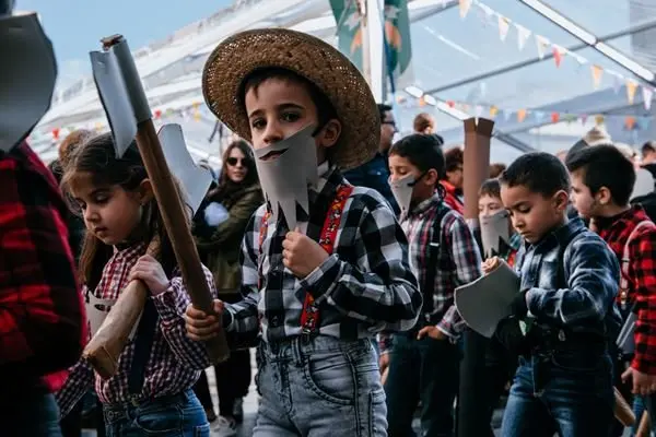 ENTROIDO_nenos venres-8