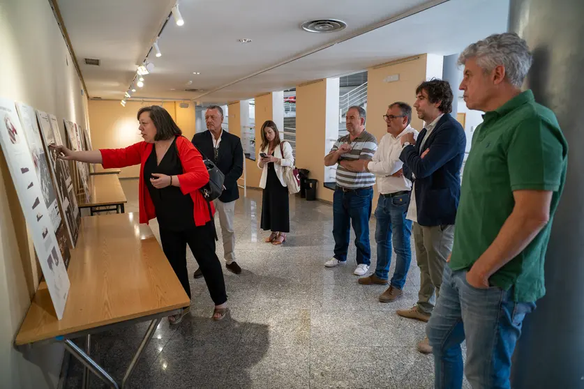 Acto de presentaci&oacute;n dos 16 proxectos para transformar a contorna do Mosteiro de Trandeiras.