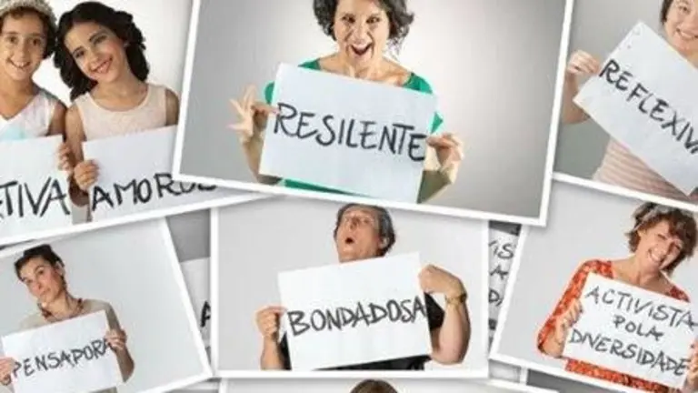 Cartel Exposici&oacute;n Mulleres con Historia