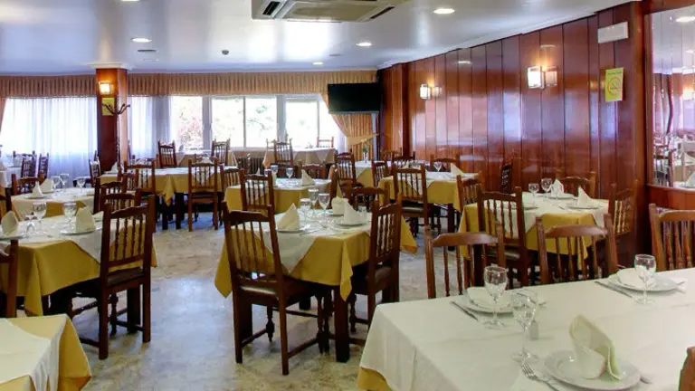 693994-restaurante-dos-de-mayo-banner-1