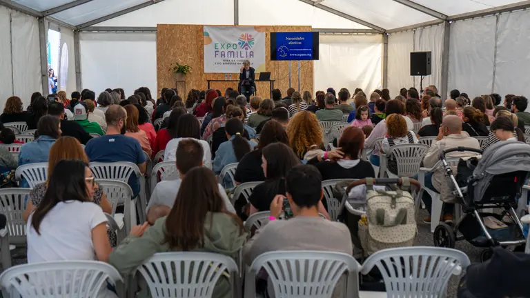 Conferencia de Carlos Gonz&aacute;lez en EXPOFAMILIA