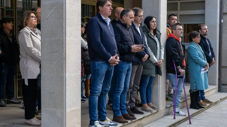 Minuto de silencio polas v&iacute;timas da DANA.