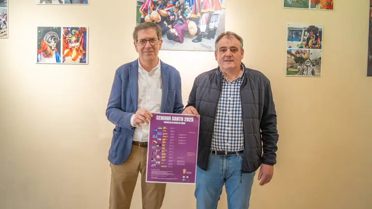 Carlos Gómez e Amador Díaz presentando a programación de Semana Santa