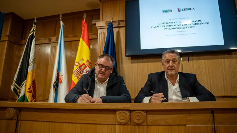 Amador D&iacute;az e Venancio Salcines no acto de sinatura do Convenio.