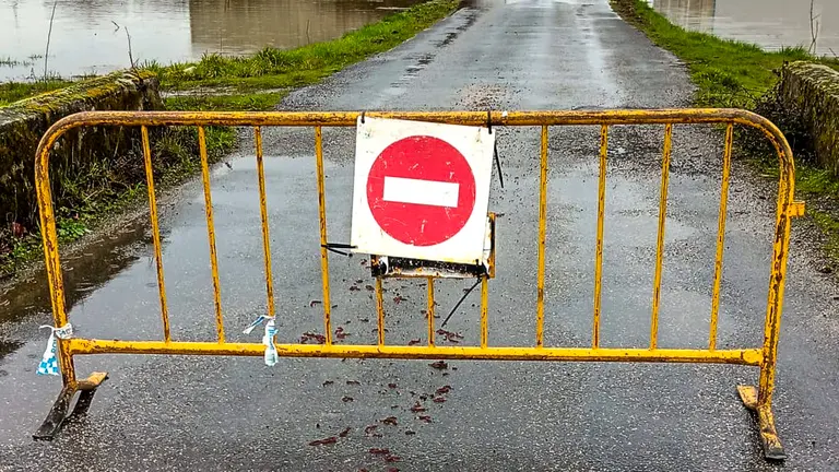Inundaci&oacute;ns Xinzo Carretera Cortada