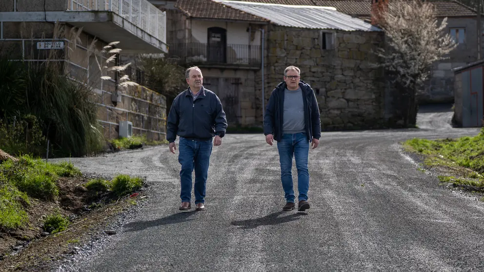 Ram&oacute;n G&oacute;mez e Amador D&iacute;az nunha visita para verificar o remate das obras.